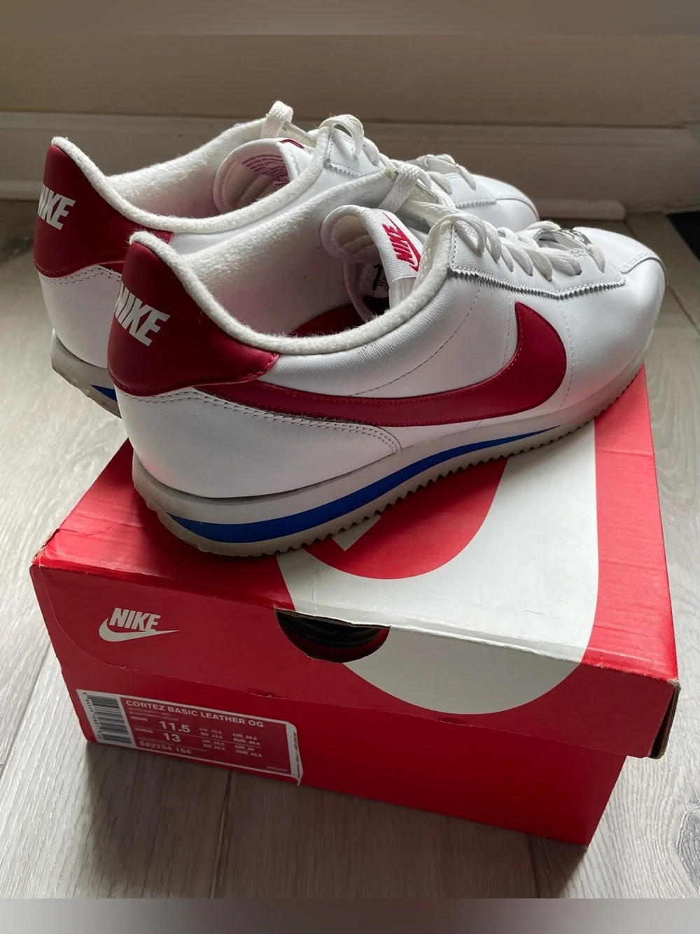 OG Forrest Gump Nike Men’s White Sneakers with Red Swoosh and Blue Stripe - Picture 2 of 5